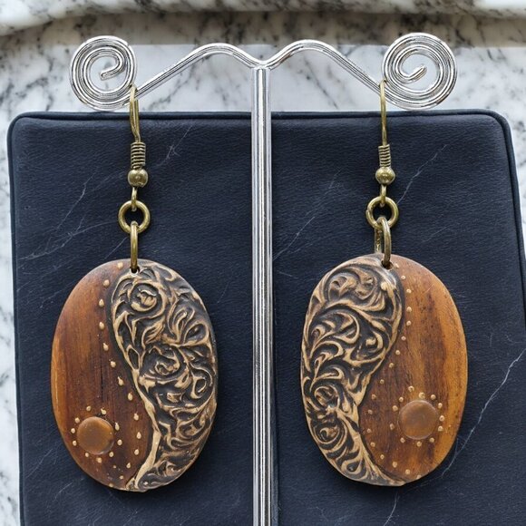 Engraved Wood Earrings Handcrafted - Picture 3 of 4